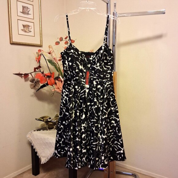 NWT Simon Chang Women’s Spaghetti Strap Stretchy Pleated Lined Midi Dress Size 8 - Picture 12 of 13